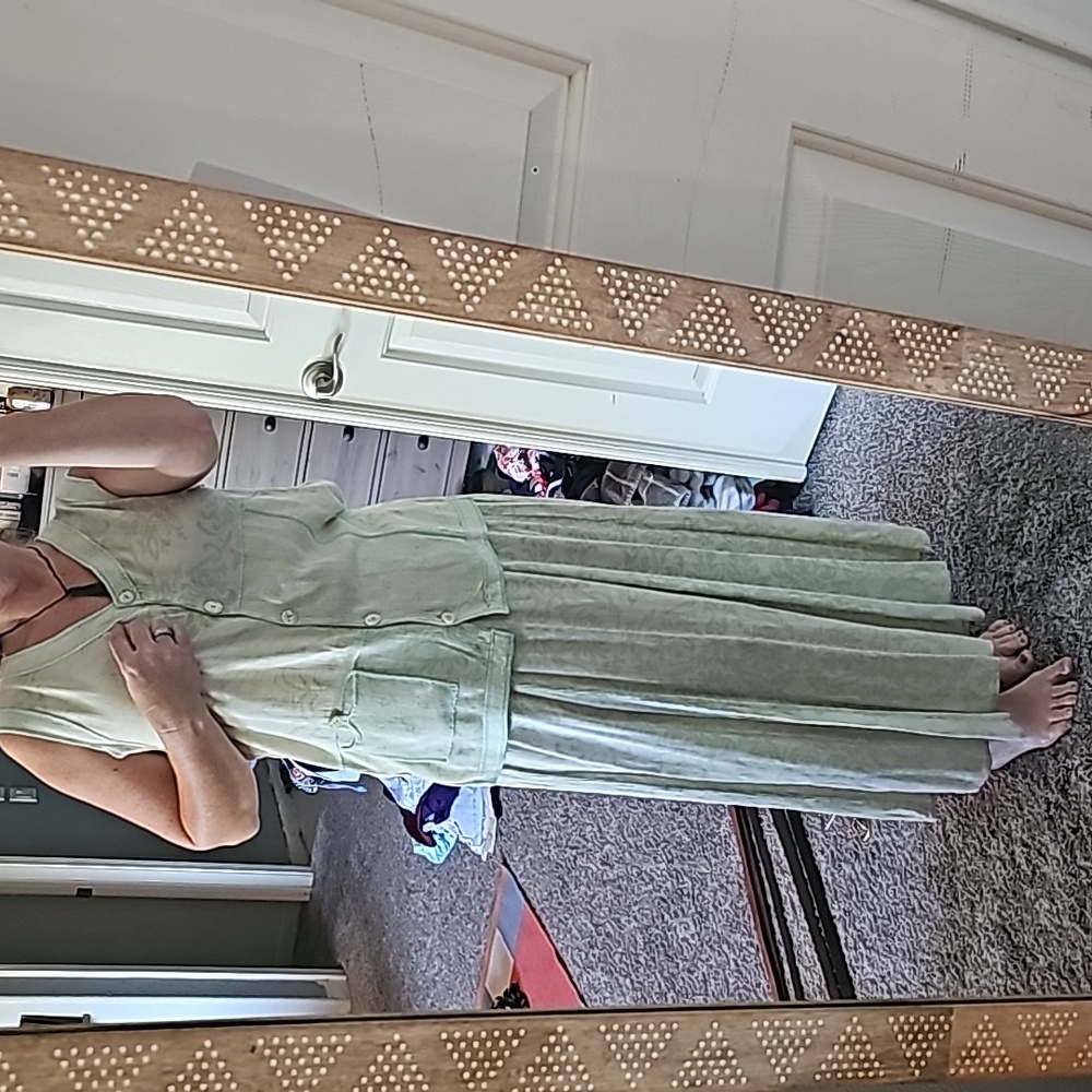 STUNNING VINTAGE ZACHI RAYON MAXI SKIRT AND VEST BLOUSE